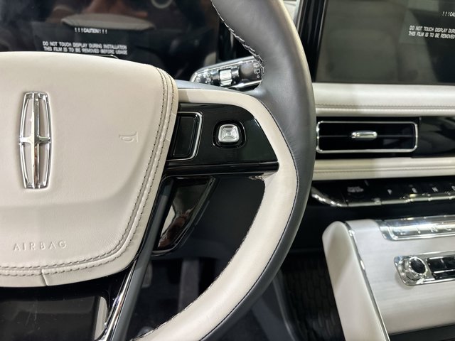 Vehicle image 15 of 33