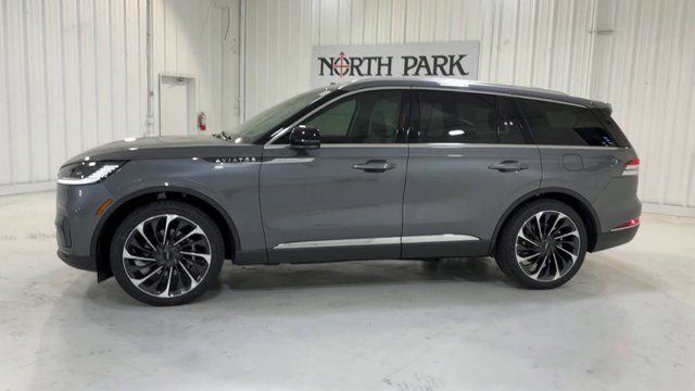 Vehicle image 6 of 33