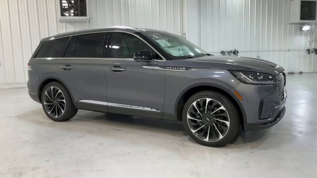 Vehicle image 3 of 33