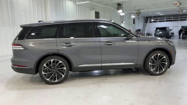 Vehicle image 2 of 33