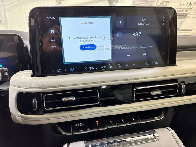 Vehicle image 19 of 33