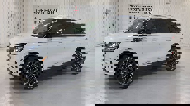 Vehicle image 3 of 33