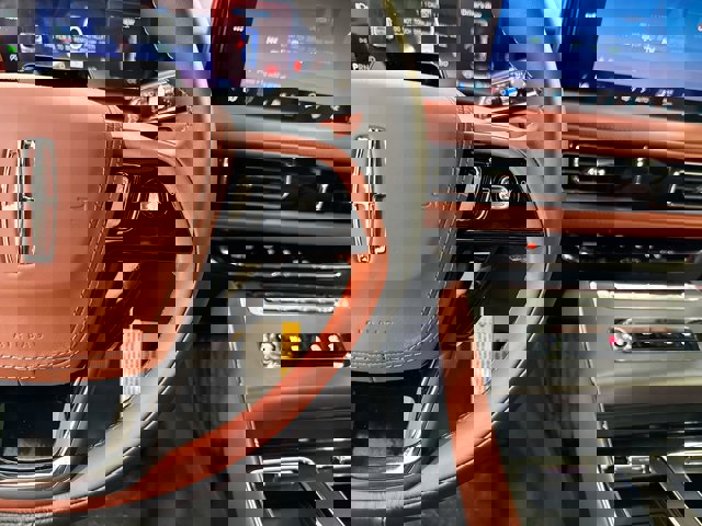 Vehicle image 18 of 33
