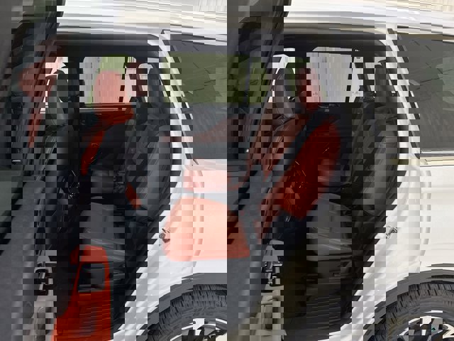 Vehicle image 28 of 33