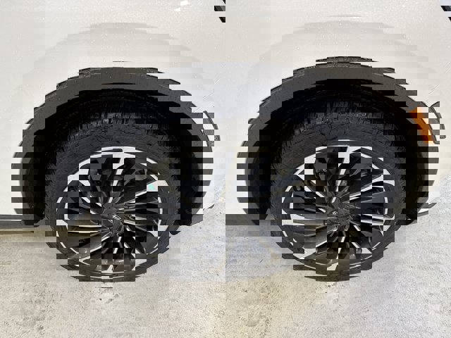 Vehicle image 32 of 33