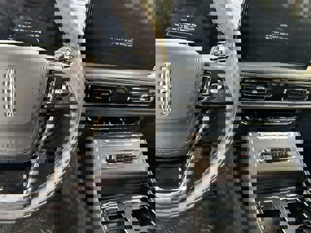 Vehicle image 18 of 33