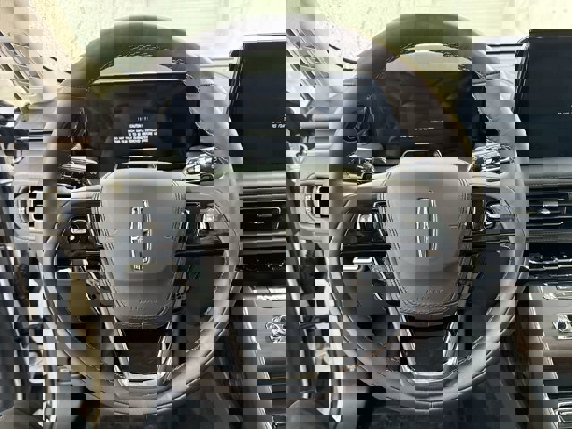 Vehicle image 16 of 33