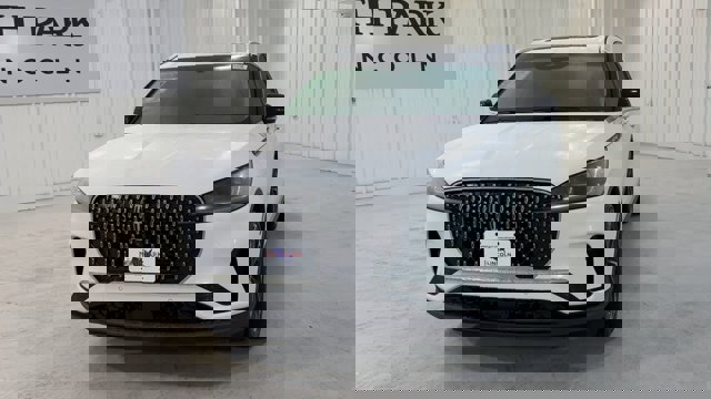 Vehicle image 4 of 33