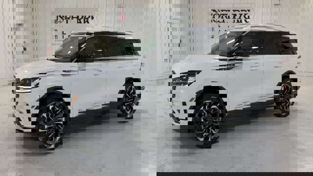 Vehicle image 6 of 33