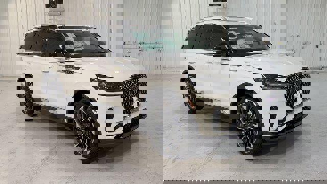 Vehicle image 3 of 33