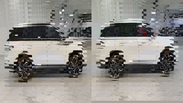 Vehicle image 2 of 33