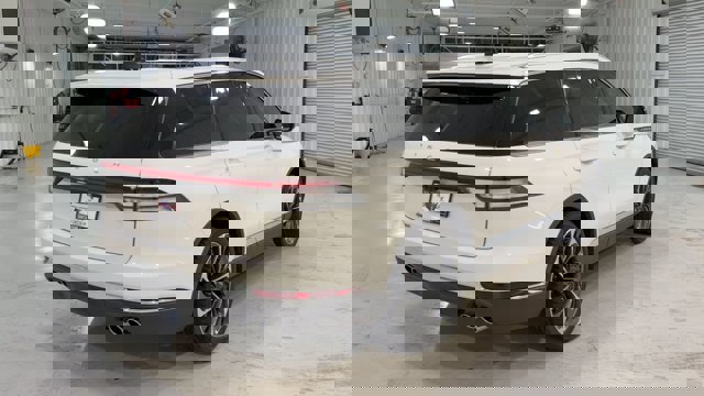 Vehicle image 9 of 33