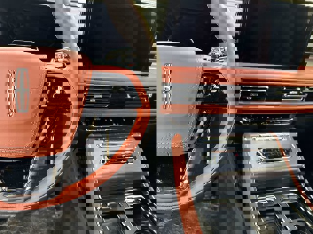 Vehicle image 15 of 33