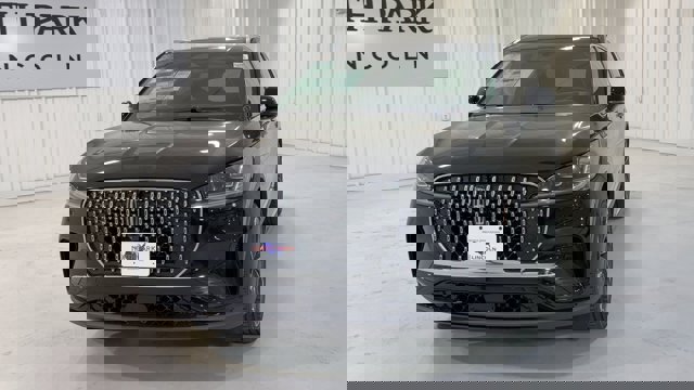 Vehicle image 4 of 33