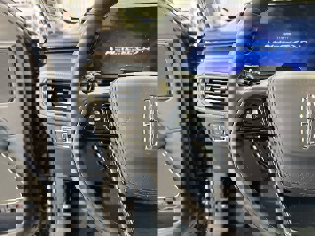 Vehicle image 16 of 33