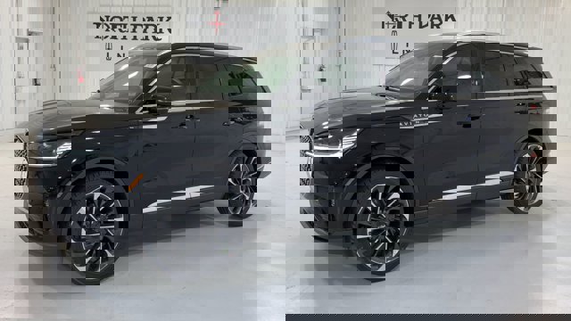 Vehicle image 3 of 33