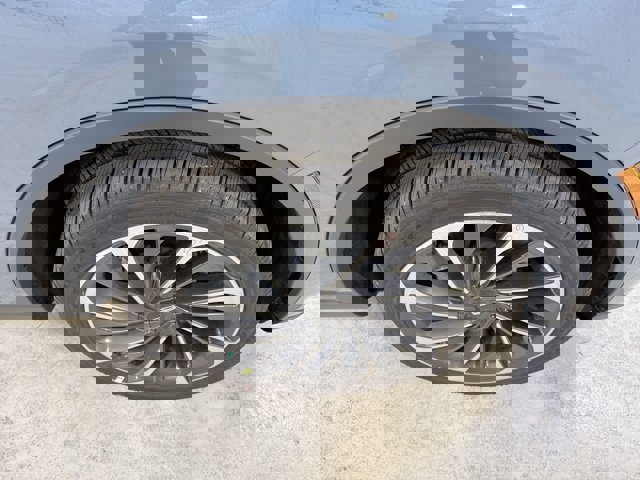 Vehicle image 12 of 33