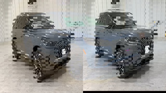 Vehicle image 6 of 33