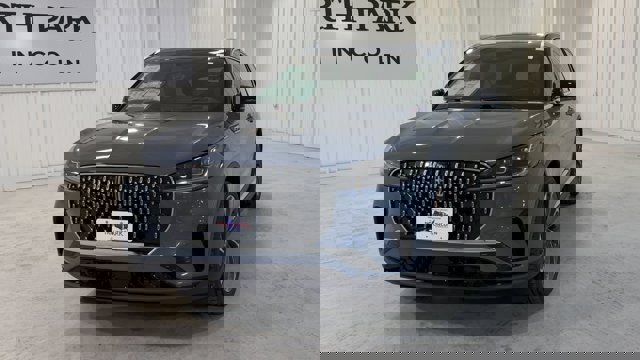Vehicle image 4 of 33
