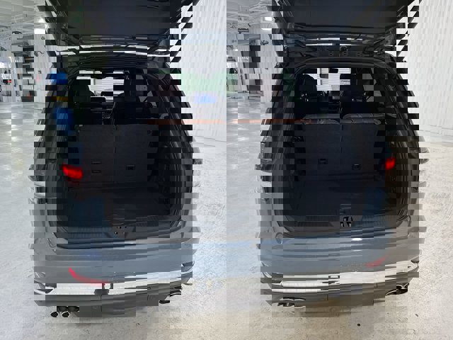 Vehicle image 13 of 33