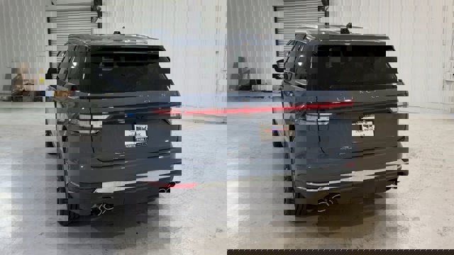 Vehicle image 15 of 33