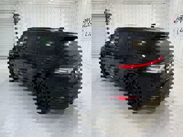 Vehicle image 11 of 33