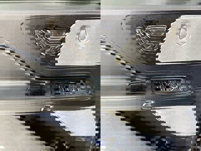 Vehicle image 15 of 33