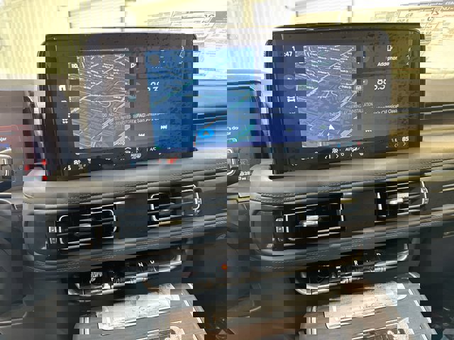 Vehicle image 22 of 33