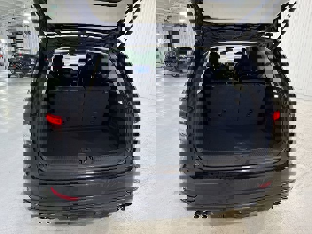 Vehicle image 30 of 33
