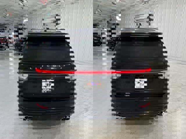Vehicle image 9 of 33