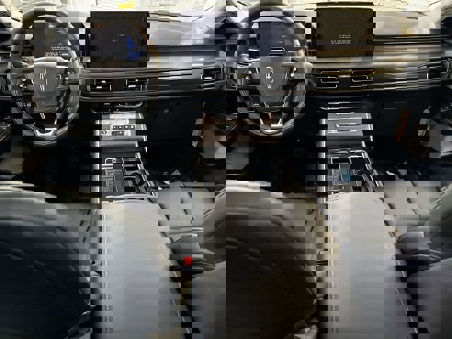 Vehicle image 26 of 33