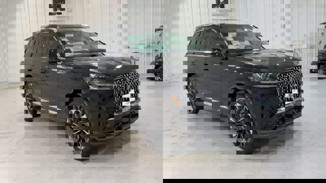 Vehicle image 6 of 33