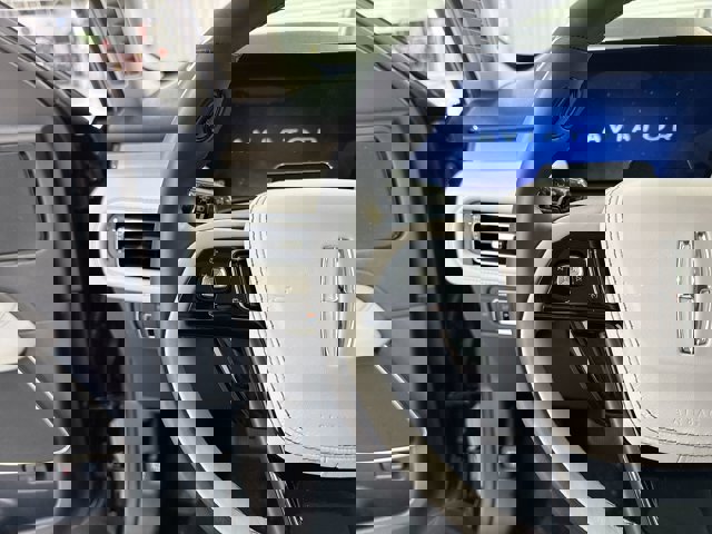 Vehicle image 16 of 33