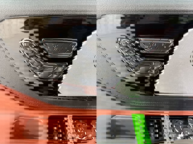 Vehicle image 13 of 33