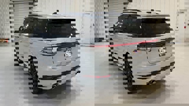 Vehicle image 10 of 33