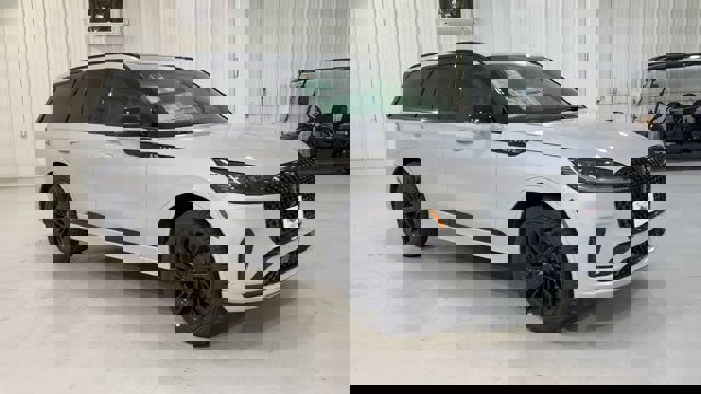 Vehicle image 6 of 33