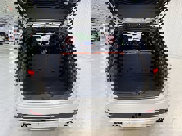 Vehicle image 30 of 33