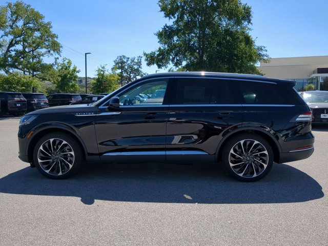 Vehicle image 8 of 25