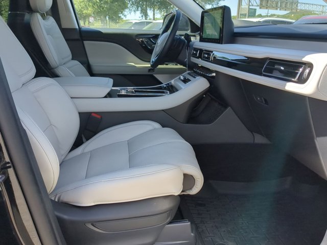 Vehicle image 12 of 25