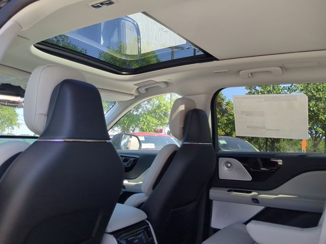 Vehicle image 15 of 25