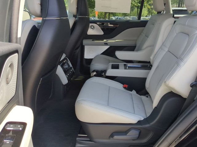 Vehicle image 13 of 25