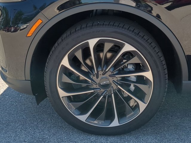 Vehicle image 10 of 25
