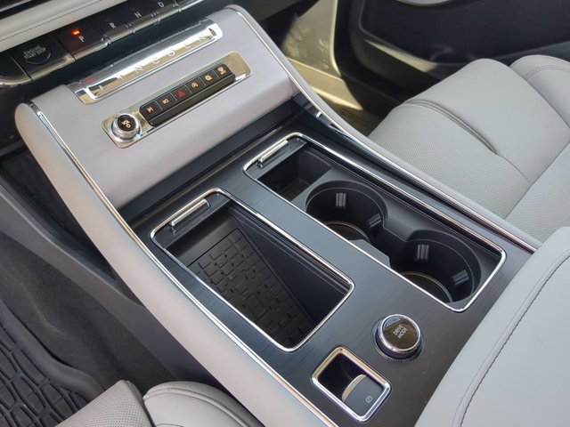 Vehicle image 20 of 25