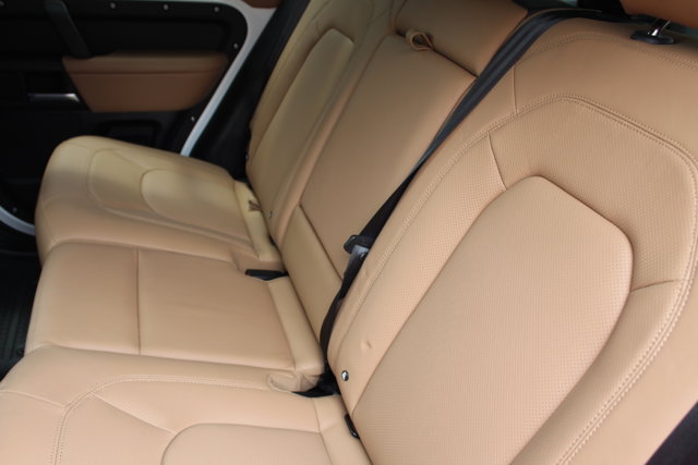 2025 Land Rover Defender X-Dynamic SE Image 10 of 31