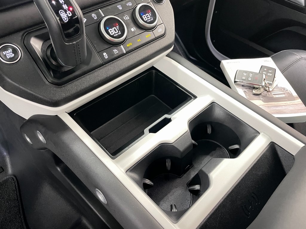 2025 Land Rover Defender S Image 32 of 51