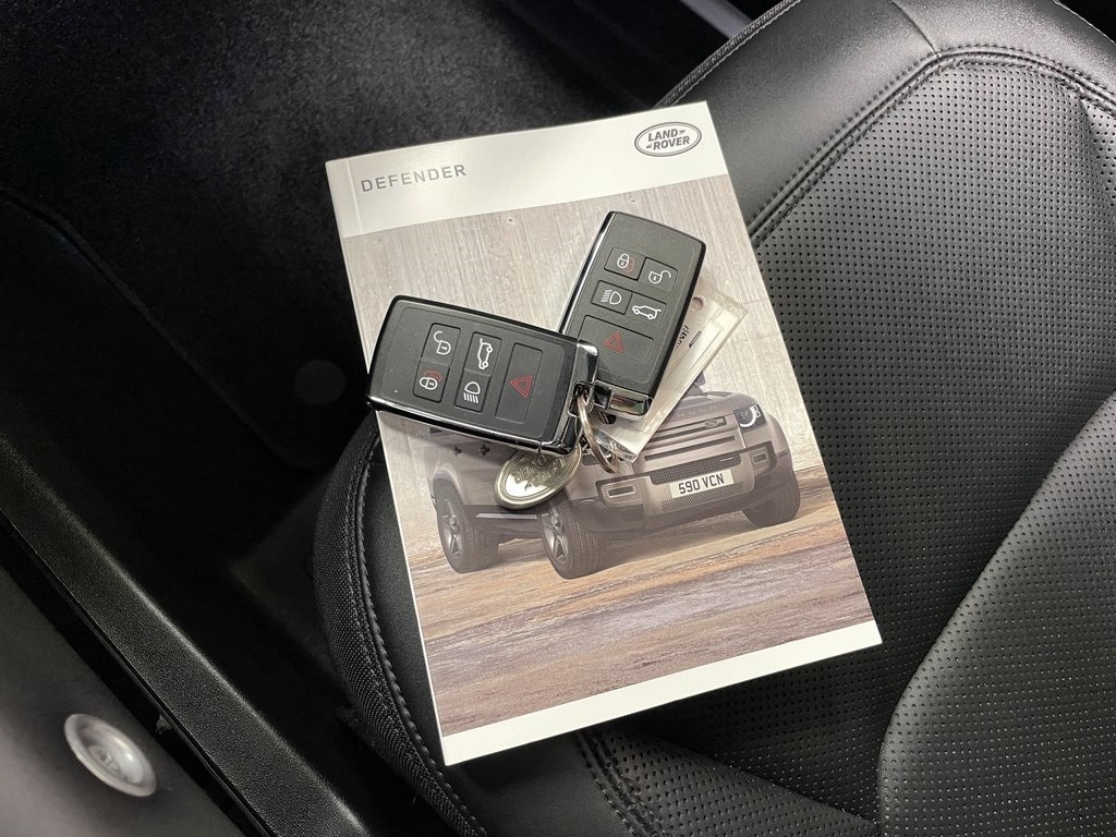 2025 Land Rover Defender S Image 37 of 51