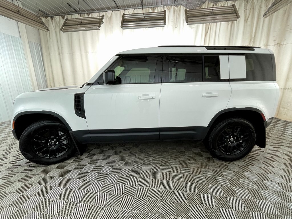 2025 Land Rover Defender S Image 9 of 51