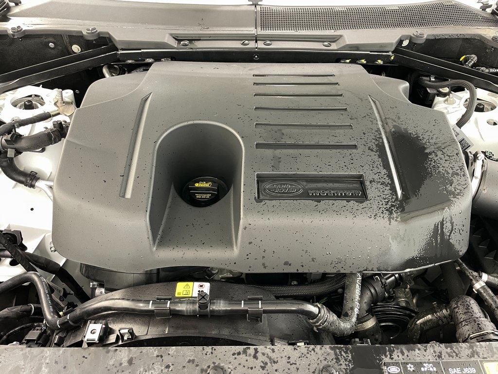 2025 Land Rover Defender S Image 10 of 51