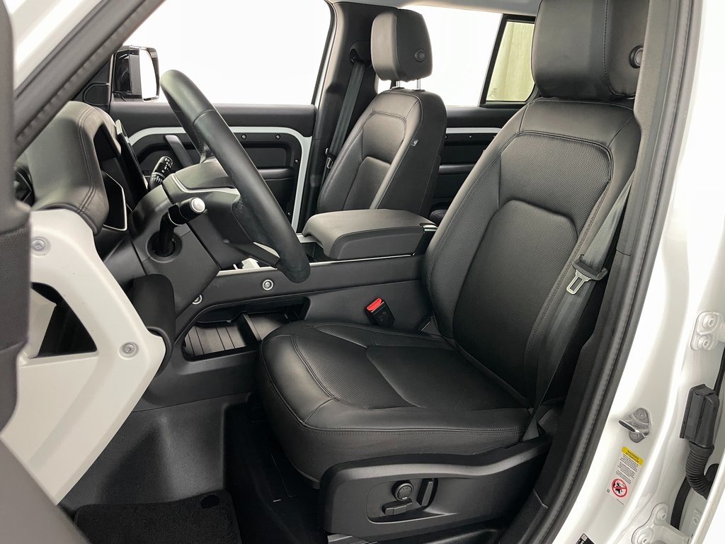 2025 Land Rover Defender S Image 16 of 51