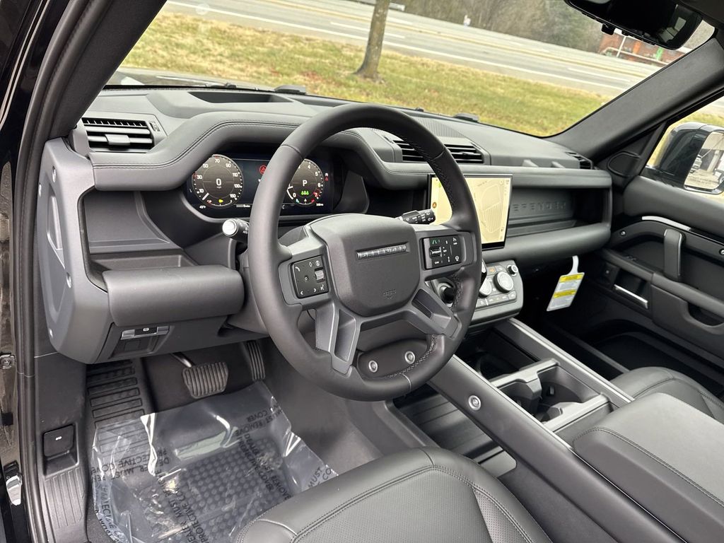 2025 Land Rover Defender X-Dynamic SE Image 14 of 26